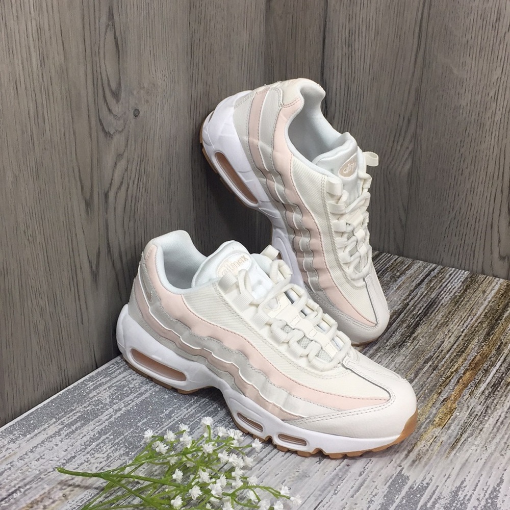 Nike WMNS Air Max 95 - Picture 3 of 8